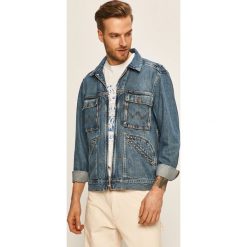 Wrangler - Kurtka jeansowa. Niebieskie płaszcze męskie Wrangler, m, bez wzorów, z bawełny, krótkie, bez kaptura. W wyprzedaży za 299,90 zł.