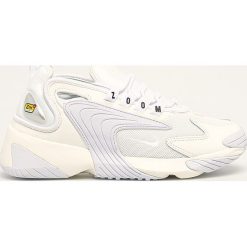Nike Sportswear - Buty Zoom 2K. Białe buty sportowe damskie Nike Sportswear, ze skóry. W wyprzedaży za 329,90 zł.