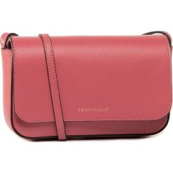 Torebka COCCINELLE - FV3 Mini Bag E5 FV3 55 M6 07 Bouganville P39. Różowe listonoszki damskie Coccinelle, bez wzorów, ze skóry, bez dodatków. Za 749,00 zł.