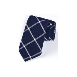 Krawat męski w kratkę na granatowym tle. Niebieskie krawaty męskie HisOutfit, w kratkę, z materiału. Za 129,00 zł.
