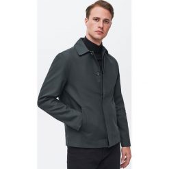 Lekka kurtka z kołnierzem - Khaki. Brązowe kurtki męskie Reserved, s, bez wzorów, bez kaptura. Za 299,99 zł.