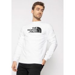 Bluza The North Face Drew Peak Crew NF0A2ZWRFN41. Białe bluzy męskie The North Face, m, bez wzorów, z bawełny, bez kołnierzyka, bez rękawów, bez kaptura. W wyprzedaży za 199,00 zł.