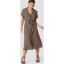 MANGO Sukienka Harp Midi - Black,Brown. Brązowe sukienki damskie Mango, bez wzorów, bez kołnierzyka, bez rękawów, midi. Za 202,95 zł.