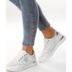 Białe Buty Sportowe Bring Around. Buty sportowe damskie Born2be. Za 29,99 zł.