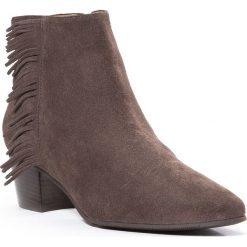 Buty damskie. Pomarańczowe botki damskie Wittchen, ze skóry, eleganckie, na wysokim obcasie, na słupku, bez zapięcia. W wyprzedaży za 249,90 zł.