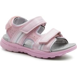 Sandały GEOX - J Vaniett G.B J926AB 05015 C0811 S Lt Pink/White. Różowe sandały dziewczęce Geox, ze skóry ekologicznej, bez zapięcia. W wyprzedaży za 139,00 zł.