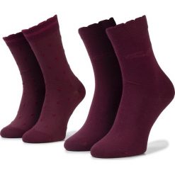 Zestaw 2 par wysokich skarpet damskich TOM TAILOR - 97128 Struc.Dots Dark Berry 912. Czerwone skarpetki damskie Tom Tailor, bez wzorów, z elastanu. Za 35,00 zł.