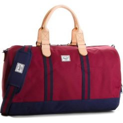 Torba HERSCHEL - Novel 10026-01833 Wine/Peacoat Duffle. Czerwone torebki klasyczne damskie Herschel, z materiału. W wyprzedaży za 399,00 zł.