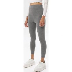 Ciemnoszare Legginsy Aralinai. Szare legginsy damskie Born2be, s, bez wzorów. W wyprzedaży za 44,99 zł.