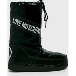 Love Moschino - Śniegowce. Czarne śniegowce damskie Love Moschino, z materiału, bez zapięcia. W wyprzedaży za 399,90 zł.