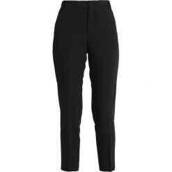 InWear LEIGH CIGARETTE PANT Spodnie materiałowe black. Czarne chinosy damskie InWear, z elastanu. Za 379,00 zł.