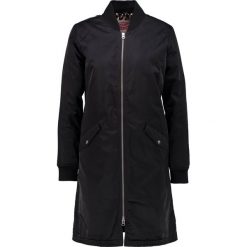 Levi's® VALENTINA Kurtka Bomber black. Czarne bomberki damskie marki Levi's®, s, z materiału. W wyprzedaży za 439,20 zł.