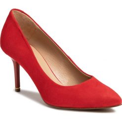 Szpilki WOJAS - 35030-65 Czerwony. Czerwone półbuty damskie Wojas, bez wzorów, ze skóry, eleganckie, bez obcasa, na obcasie, bez zapięcia. W wyprzedaży za 229,00 zł.