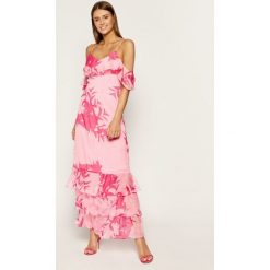 Sukienka letnia Guess W92K80 WBJU0. Różowe sukienki damskie Guess, na lato, xs, z aplikacjami, z jedwabiu, bez kołnierzyka, bez rękawów. W wyprzedaży za 429,00 zł.