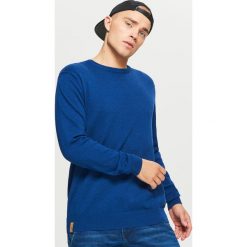 Gładki sweter BASIC - Niebieski. Niebieskie swetry klasyczne męskie Cropp, l. Za 69,99 zł.