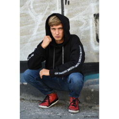 Bluza Hoodie HugMe. Czarne bluzy dziewczęce rozpinane Pakamera, z napisami. Za 240,00 zł.