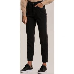Czarne Jeansy Mom Fit Zinlana. Czarne jeansy damskie Renee. Za 119,99 zł.