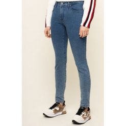 Jeansy Skinny Fit TOMMY HILFIGER Como WW0WW26489. Niebieskie jeansy damskie TOMMY HILFIGER. W wyprzedaży za 339,00 zł.