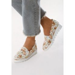 Pomarańczowe Slip On Exists. Pomarańczowe koturny damskie Born2be, bez obcasa, na obcasie, bez zapięcia. Za 39,99 zł.