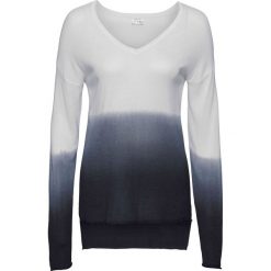 Sweter dzianinowy z dekoltem w serek bonprix biel wełny-szaro-niebieski. Niebieskie swetry damskie bonprix, bez wzorów, z wiskozy, z długim rękawem, długie, bez kaptura. Za 79,99 zł.