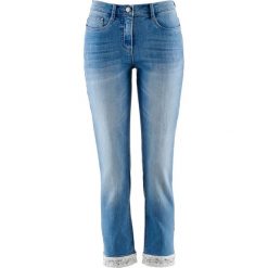 Dżinsy ze stretchem 7/8 z haftem bonprix niebieski "bleached". Niebieskie boyfriendy damskie bonprix. Za 129,99 zł.