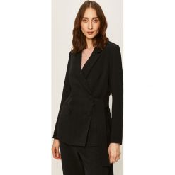 Scotch & Soda - Żakiet. Czarne kamizelki damskie Scotch & Soda, s, w paski, z tkaniny. W wyprzedaży za 599,90 zł.