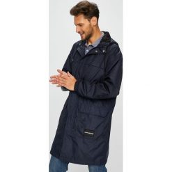 Calvin Klein Jeans - Płaszcz. Niebieskie płaszcze męskie Calvin Klein Jeans, m, bez wzorów, z poliesteru, długie, z kapturem. W wyprzedaży za 449,90 zł.