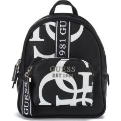 Guess Haidee Plecak Czarny. Czarne plecaki damskie Guess, w paski, z poliesteru. Za 548,95 zł.