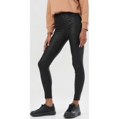 Czarne Spodnie Skinny Bellaluna. Czarne spodnie damskie Born2be, bez wzorów. Za 99,99 zł.