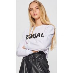 Bluza z kolekcji EQUAL - Biały. Białe bluzy damskie Cropp, l. Za 79,99 zł.