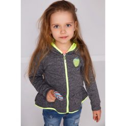 Bluzy dziewczęce: Szara bluza z zielonymi elementami NDZ7724
