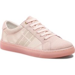 Sneakersy TOMMY HILFIGER - Sparkle Satin Essential Sneaker FW0FW03694 Silver Peony 658. Różowe półbuty damskie TOMMY HILFIGER, ze skóry. W wyprzedaży za 229,00 zł.
