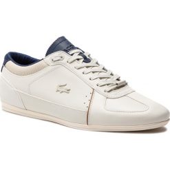 Sneakersy LACOSTE - Evara 318 2 Cam 7-36CAM0024WN1 Off Wht/Nvy. Białe sneakersy męskie marki Lacoste, na co dzień, bez wzorów, z zamszu, bez zapięcia. W wyprzedaży za 359,00 zł.