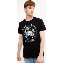 Męski T-shirt MF Bad Crab. Szare podkoszulki męskie Mark Formelle, m, z nadrukiem, z bawełny, bez kołnierzyka, krótkie. Za 30,99 zł.