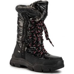 Śniegowce TOM TAILOR - 7995902 Black. Czarne kozaki damskie Tom Tailor, ze skóry ekologicznej, bez zapięcia. W wyprzedaży za 219,00 zł.