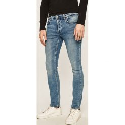 Only & Sons - Jeansy Loom. Niebieskie jeansy męskie Only & Sons, z aplikacjami. W wyprzedaży za 149,90 zł.