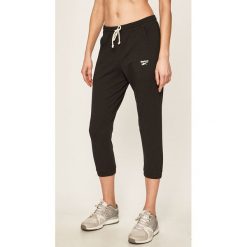 Reebok - Spodnie. Czarne spodnie damskie Reebok, s, bez wzorów, z elastanu. Za 139,90 zł.