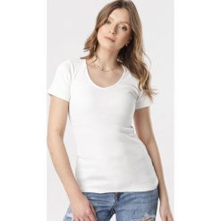 Kremowy T-shirt Blomsea. Brązowe t-shirty damskie Born2be, s, bez wzorów, z dzianiny, sportowe, bez kołnierzyka. Za 39,99 zł.