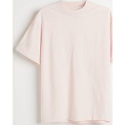T-shirt z zabudowanym dekoltem - Różowy. Różowe t-shirty męskie Reserved, s, bez wzorów, bez kołnierzyka. Za 59,99 zł.