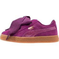 Puma SUEDE HEART SNK PS Tenisówki i Trampki dark purple. Fioletowe trampki chłopięce Puma, z materiału. W wyprzedaży za 188,30 zł.