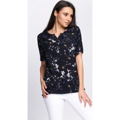 Granatowa Bluzka Roxanne. Niebieskie bluzki damskie Born2be, xl, bez wzorów, z tkaniny, bez kołnierzyka, bez rękawów. Za 34,99 zł.