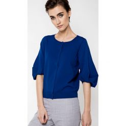 Kardigan w kolorze niebieskim. Niebieskie kardigany damskie Deni Cler, bez wzorów, z denimu, bez rękawów, bez kaptura. W wyprzedaży za 244,95 zł.