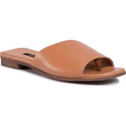 Japonki GINO ROSSI - KARO-01 Camel. Pomarańczowe klapki damskie Gino Rossi, bez wzorów, ze skóry, bez obcasa, na obcasie. Za 219,99 zł.