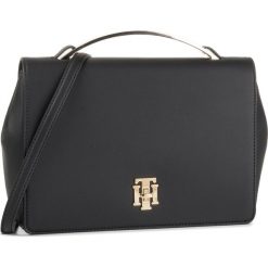 Torebka TOMMY HILFIGER - Th Lock Satchel AW0AW07673 BDS. Czarne torebki klasyczne damskie TOMMY HILFIGER, bez wzorów, ze skóry ekologicznej, klasyczne, na ramię, bez dodatków. W wyprzedaży za 599,00 zł.