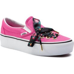 Tenisówki VANS - Classic Slip-On P VN0A3JEZVN41 (Oversized Lace) Carmine. Różowe półbuty damskie Vans, z aplikacjami, z gumy. W wyprzedaży za 229,00 zł.