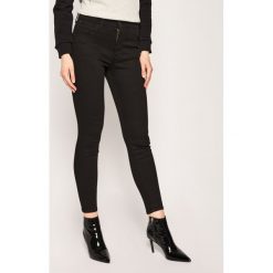 Jeansy Skinny Fit Wrangler Body Bespoke W27HLX023. Czarne jeansy damskie Wrangler. W wyprzedaży za 219,00 zł.