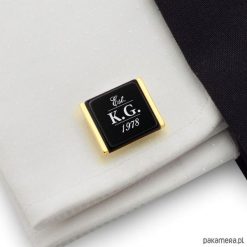 Prezent na urodziny dla faceta | złote spinki. Żółte spinki do mankietów męskie marki Pakamera, z onyksem, złote. Za 275,00 zł.