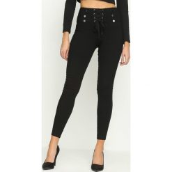 Spodnie damskie: Czarne Legginsy Laced