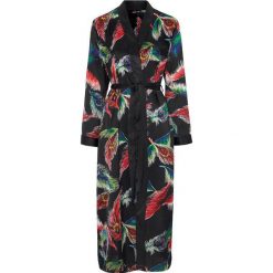 Cellbes Kimono czarny we wzory female czarny/ze wzorem 54/56. Czarne szlafroki damskie Cellbes, w paski, z satyny, bez rękawów, bez kaptura. Za 179,00 zł.