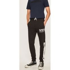 Only & Sons - Spodnie. Czarne spodnie męskie Only & Sons, na co dzień, s, z nadrukiem, z bawełny, casualowe. Za 169,90 zł.